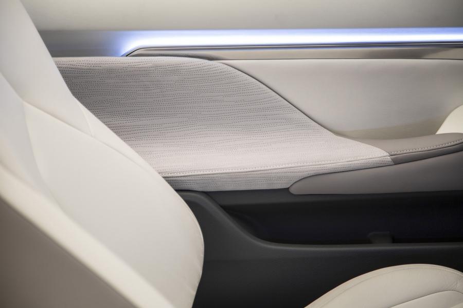  Lexus LF-C2 Concept 2014 года  (фото 36 из 40)